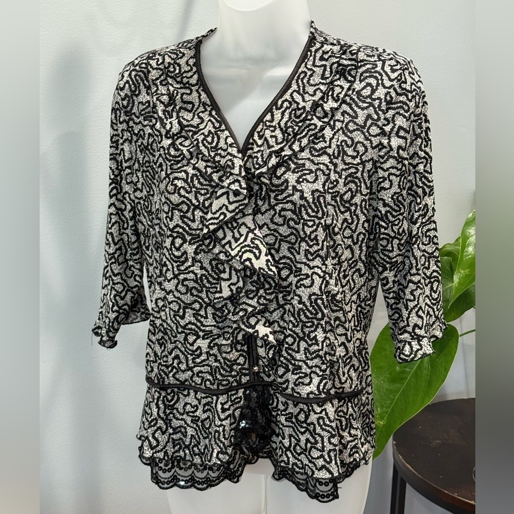 Stretchy Black & White patterned Ruffle academia Blouse Size M